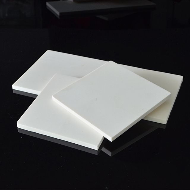 Die Nachfrage nach Aluminiumoxid-Keramikplatten in der High-Tech-Fertigung steigt rasant